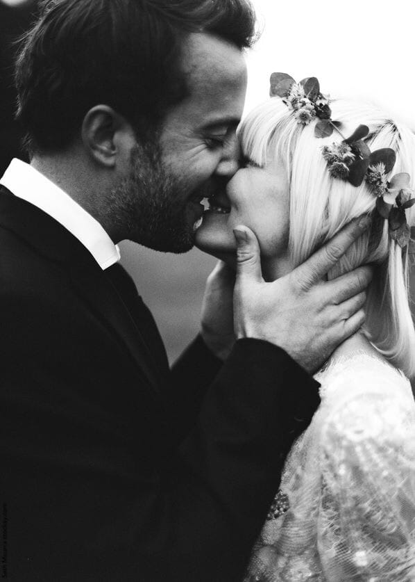 Zelthochzeit mit Dinner unter Lichterketten – Full-Service Hochzeitsplanung von Hey Happy Day