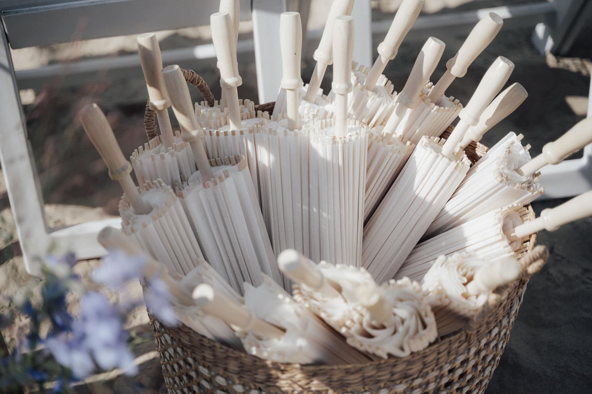 Liebevolle Details bei der Hochzeitsplanung einer Hochzeit in Holland während der Zeremonie